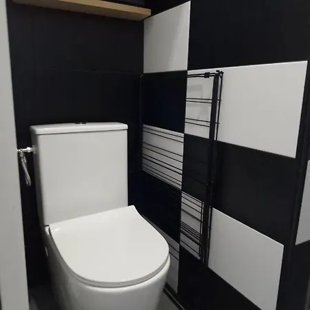 A 200 M De La Apartment *