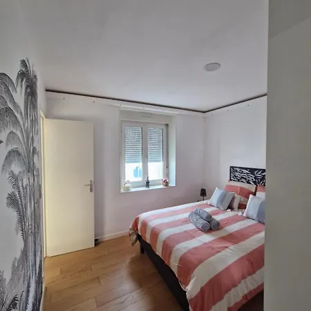 Apartment A 200 M De La