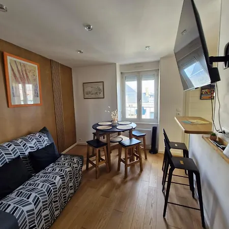 A 200 M De La Apartment